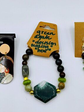 XL Gemstone bracelet set with 2 pairs of earrings - new condition